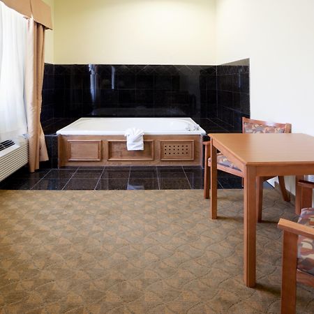 Holiday Inn Express Hotel & Suites Zapata By Ihg Екстер'єр фото