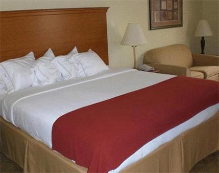 Holiday Inn Express Hotel & Suites Zapata By Ihg Екстер'єр фото