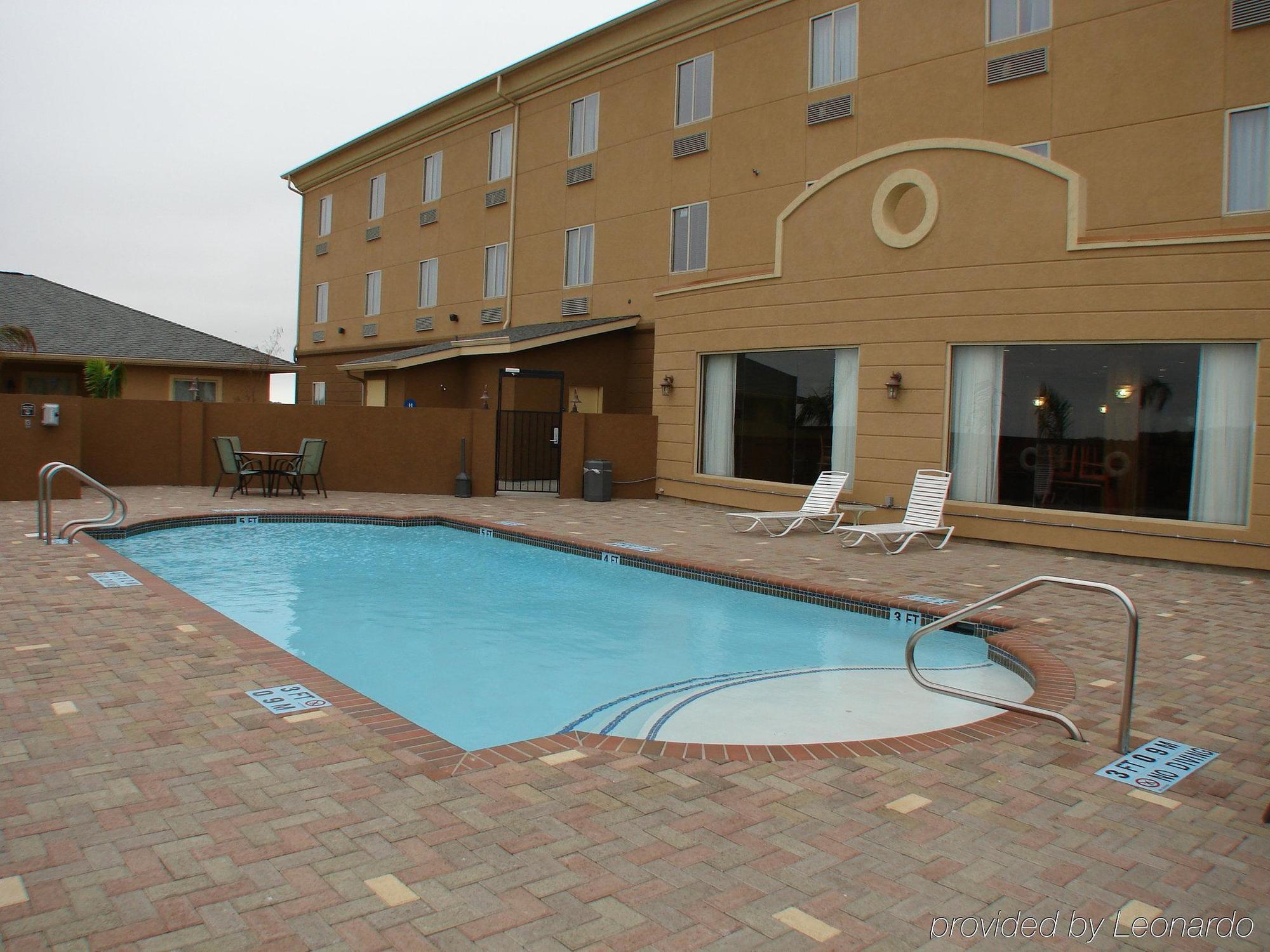 Holiday Inn Express Hotel & Suites Zapata By Ihg Екстер'єр фото
