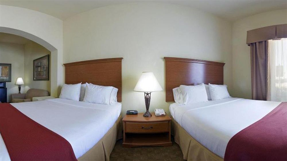 Holiday Inn Express Hotel & Suites Zapata By Ihg Екстер'єр фото